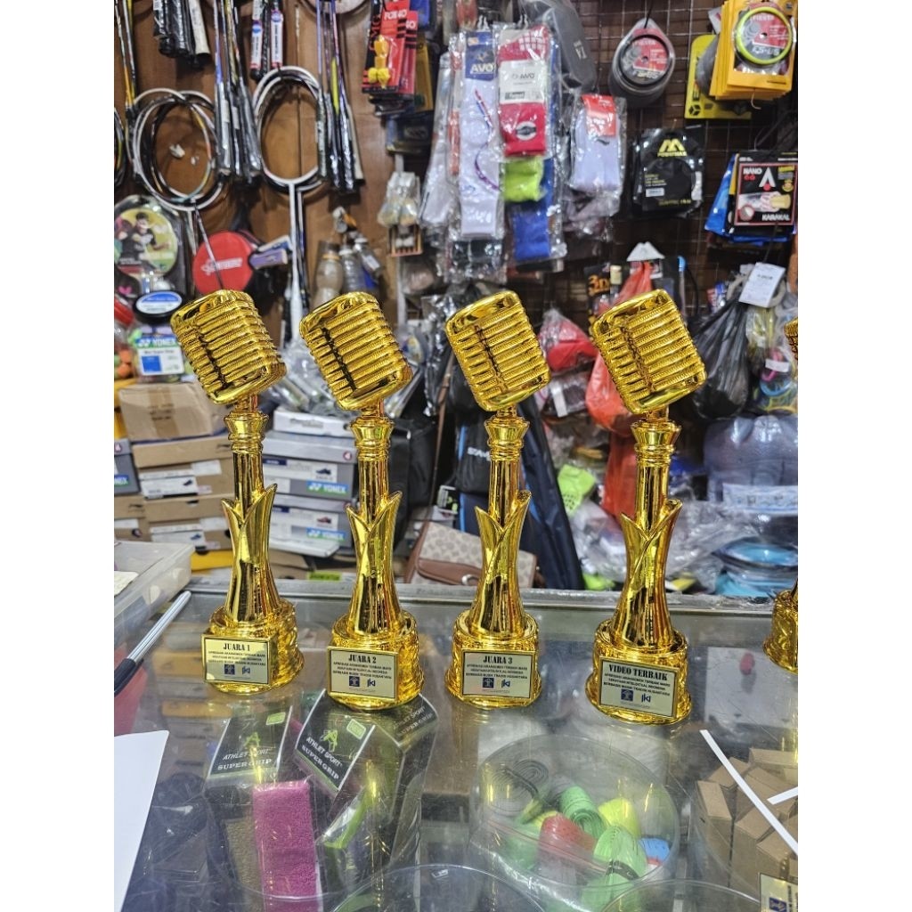 trophy Piala resin impor MIC menyanyi lagu solo 1 pcs