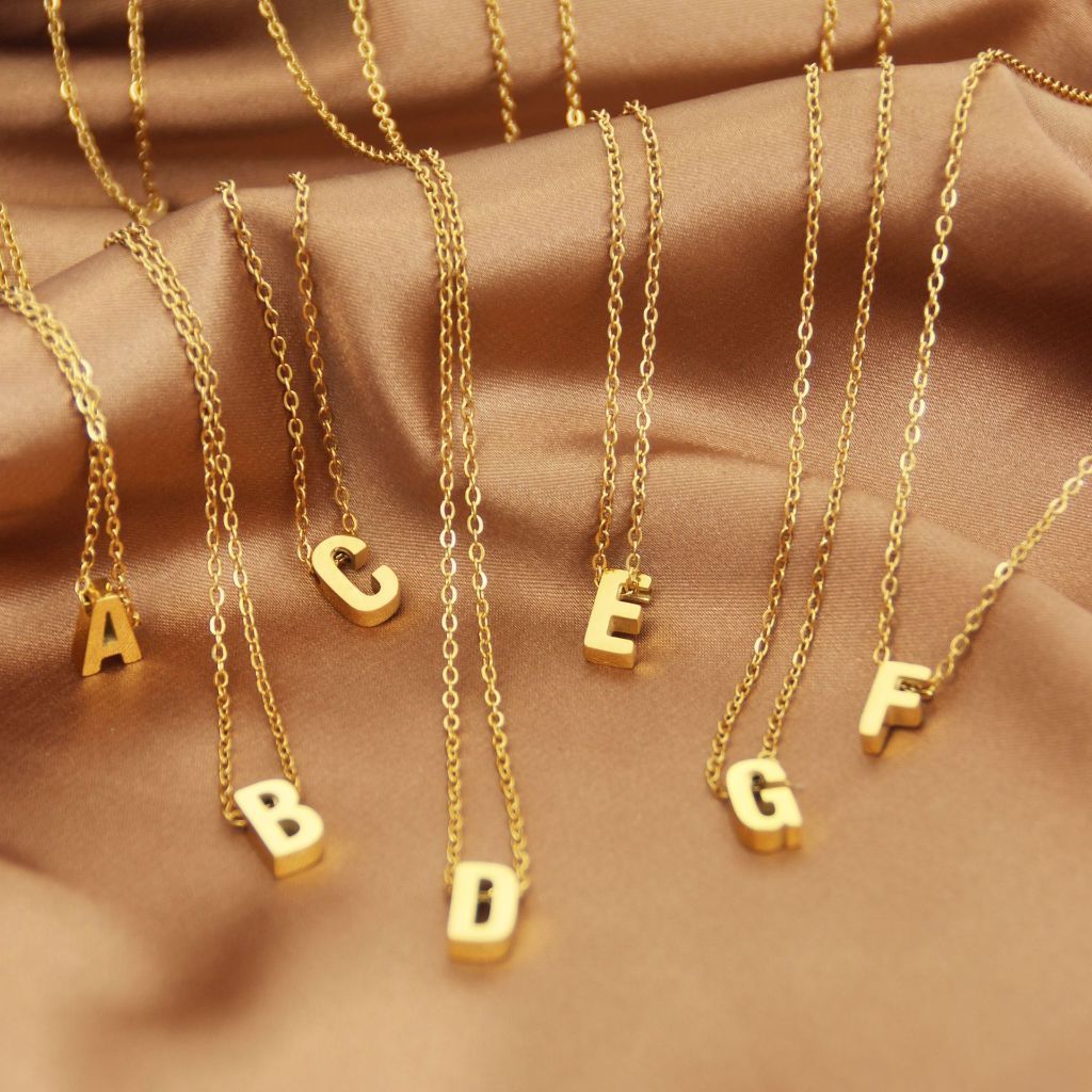 Kalung Inisial Huruf Abjad Model A-Z Liontin Nagita Titanium / Kalung Titanium Wanita Gold Silver An