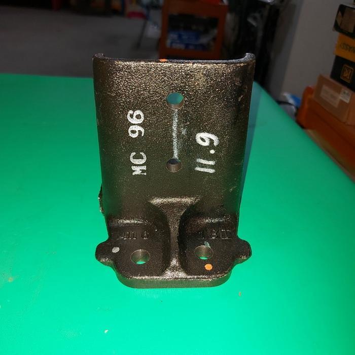 HANGER HELPER BELAKANG MITSUBISHI CANTER ORIGINAL - kanan BEST