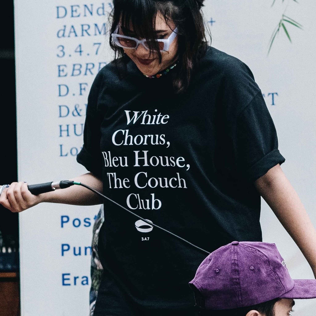 UNKL347 Kaos Pria Warna Hitam Bahan Combed Simpel 347 x CITWH 2