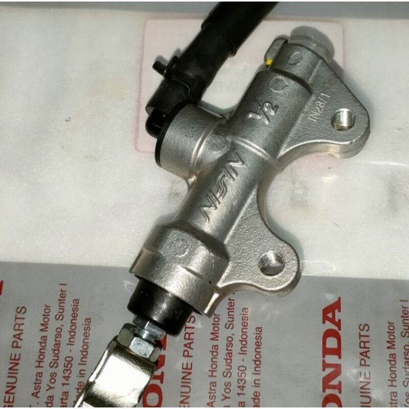 MASTER REM BELAKANG CB150 CBR150 LED SONIC VERZA TIGER GTR ORI AHM