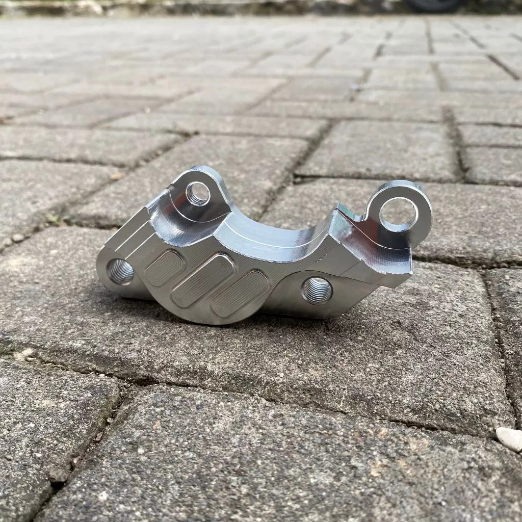 BREKET CALIPER NISSIN 2P RX KING NEW CNC T7 BREKET CALIPER NISSIN PIRINGAN 300MM RX KING NEW CNC