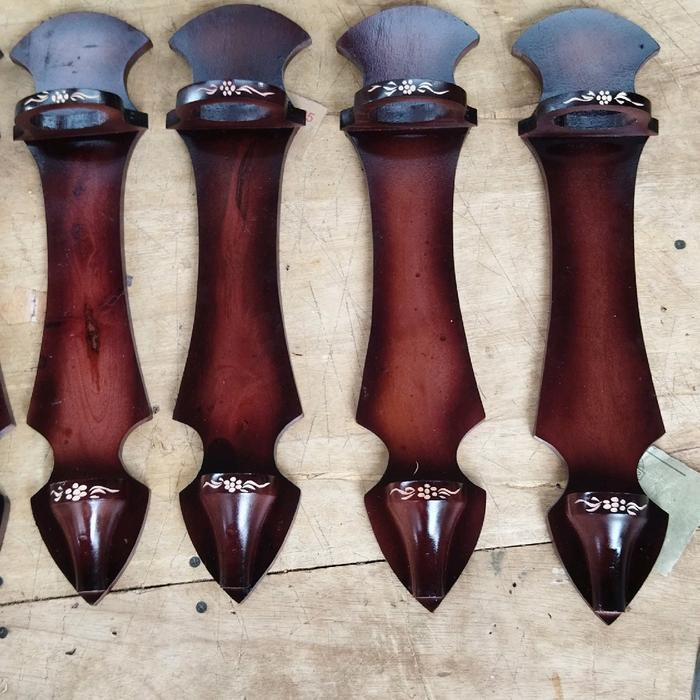 blawong gantungan keris dan tombak Bahan Kayu Jati  -Etnikleluhur