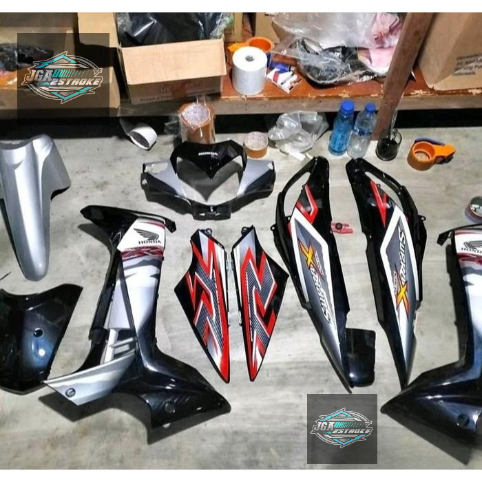 COVER BODY HALUS FULLSET HONDA SUPRA X 125 NEW BATMAN BODI SET SUPRA X 125 BATMAN WARNA HITAM SILVER
