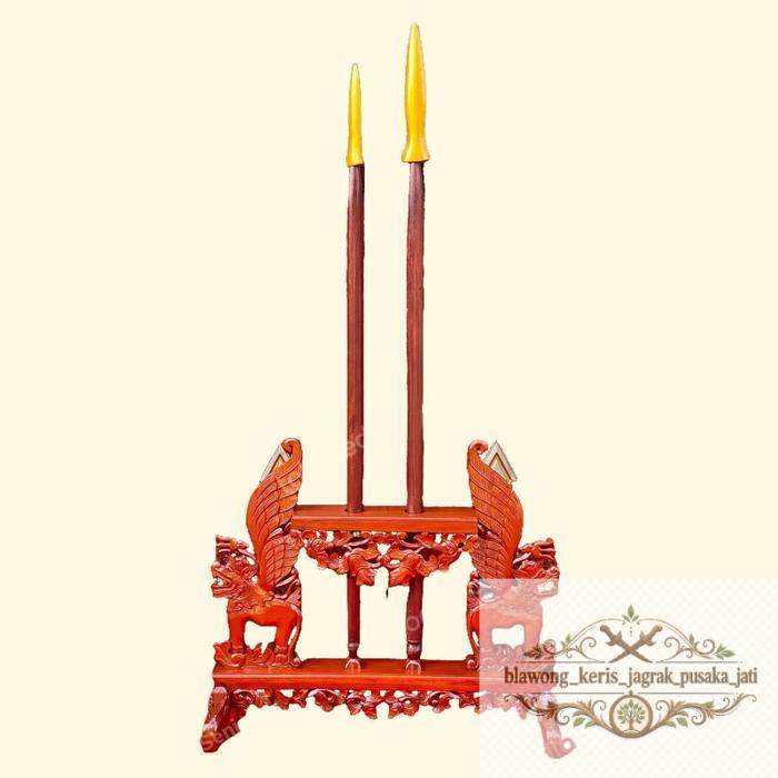 Jagrak Stand Tombak Isi 2 Kayu Jati Motif Ukiran Singa Sayap Politur Warna Coklat Antik