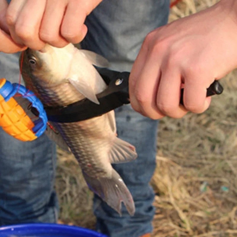 Outdoor Fish Control Device Plastic Clamp Fishing Lip Grip Tool Controller Lure Fish Clamp Non-slip 