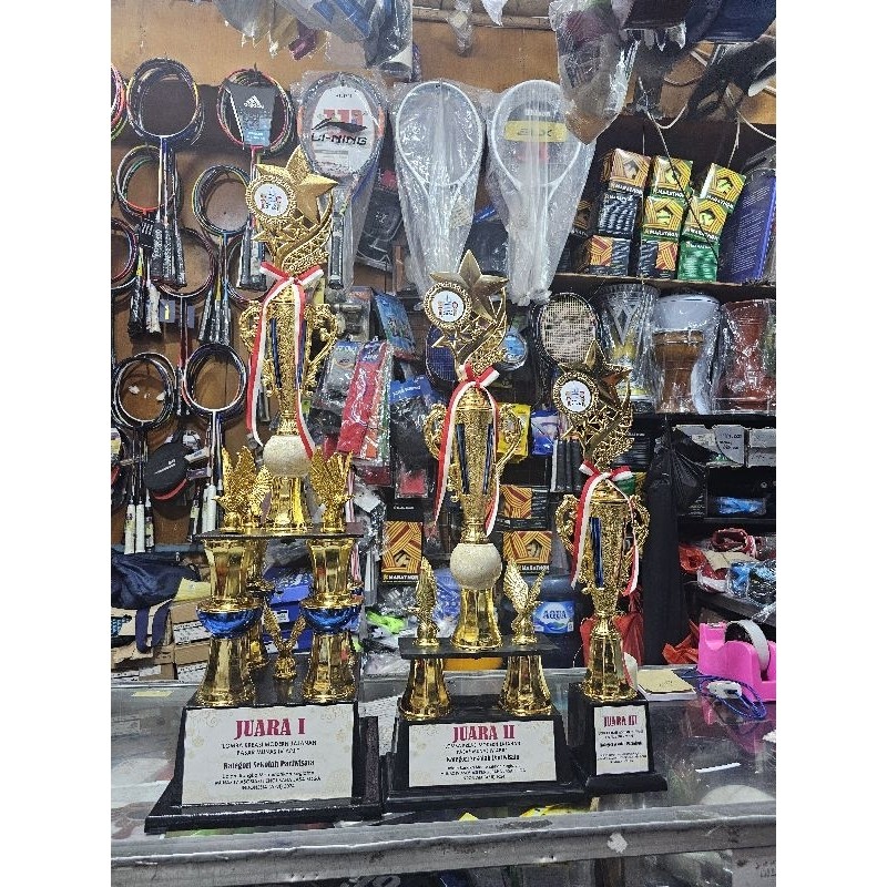 trophy Piala 4kaki murah bagus 1 set
