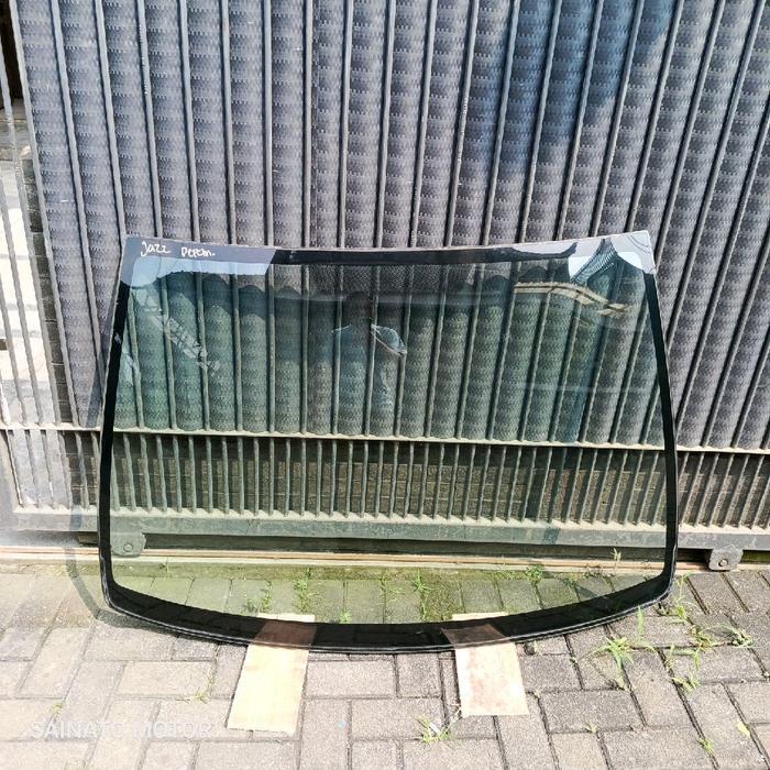 Kaca depan ( utama ) bekas mobil Honda Jazz GD3 old lama asli original copotan