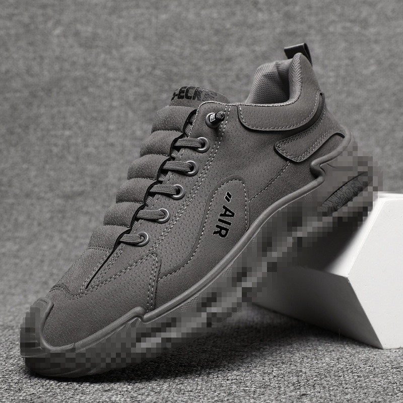 Sepatu kasual olahraga pria dengan sol tebal dan sol lembut