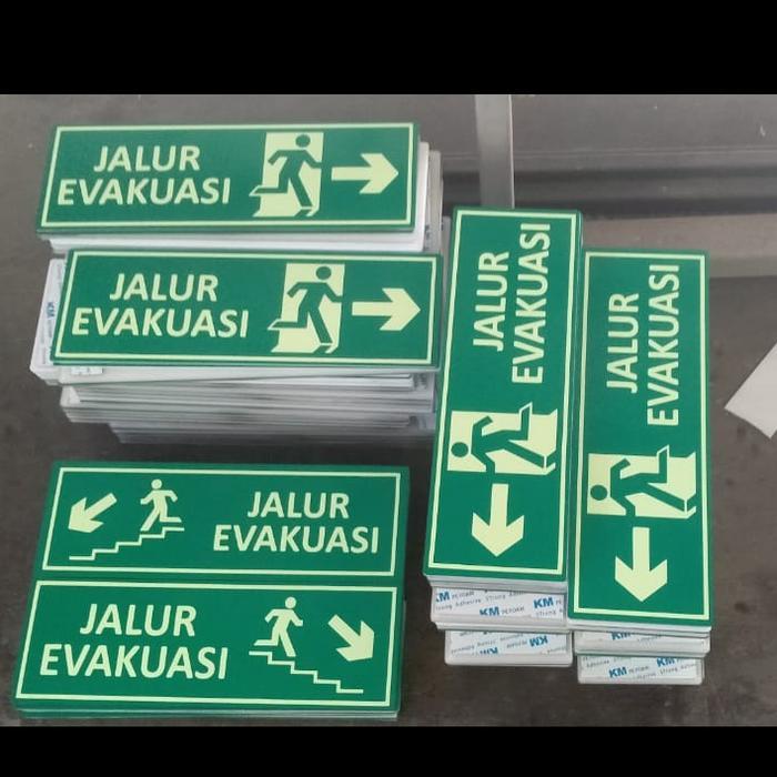 READY AKRILIK JALUR EVAKUASI SIGN RAMBU GLOW IN THE DARK 30X10 - 20x30 smoking