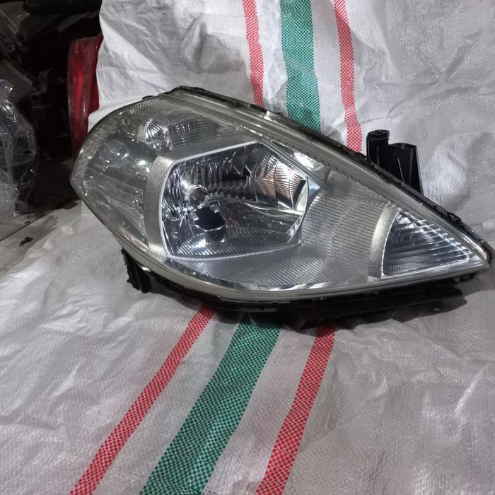 Headlamp Lampu Depan NISSAN LATIO KANAN