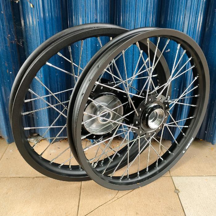 SEPAKET VELG RING 18 RX KING TROMOL HITAM TROMOL CHROME SUDAH DI RAKITKAN - TROMOL CHROME, 18-140-16