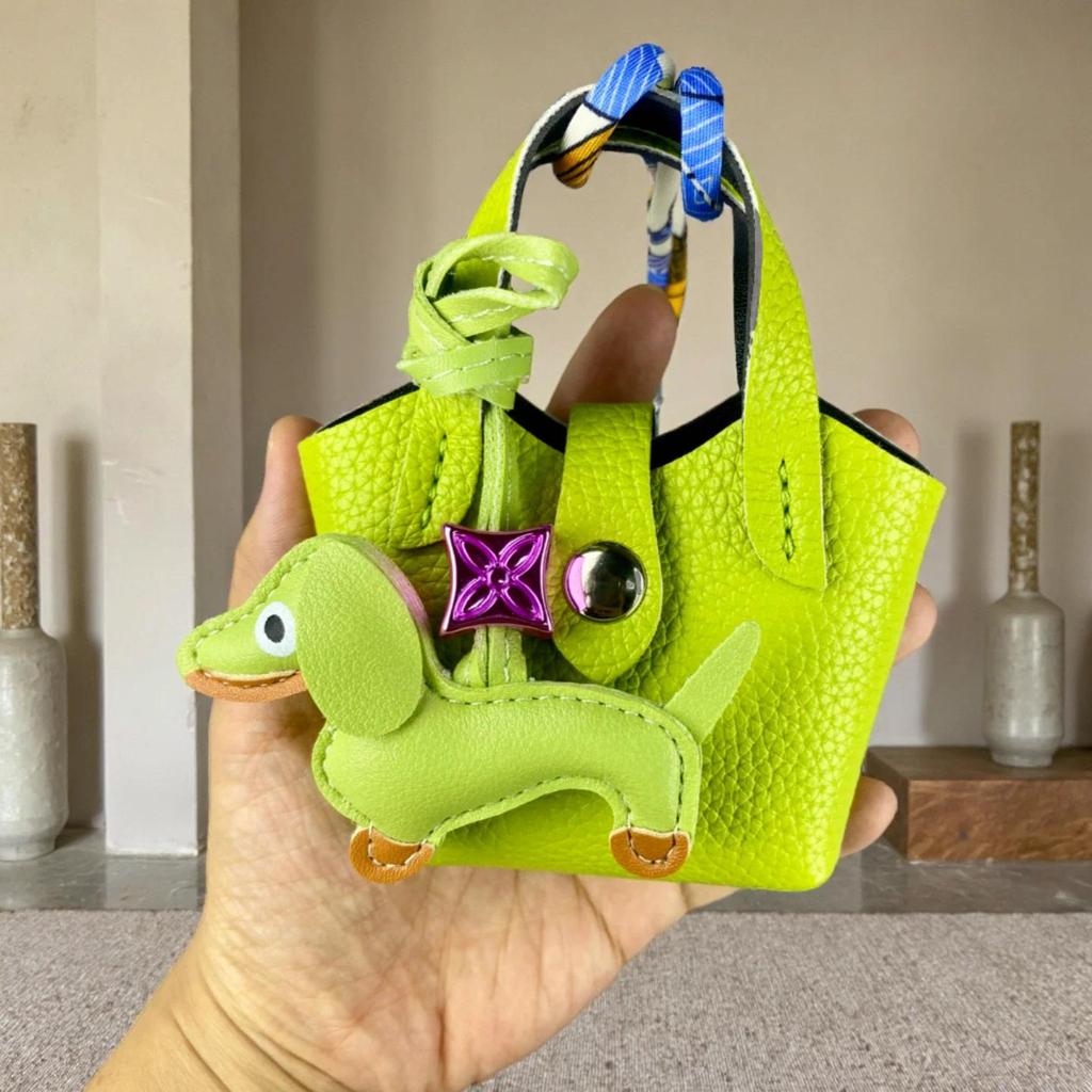 Tas Mini Kulit PU Untuk Case AirPods/Lip Balm/Koin Dengan Hiasan Anjing Dachshund Kecil - Kantong Ku