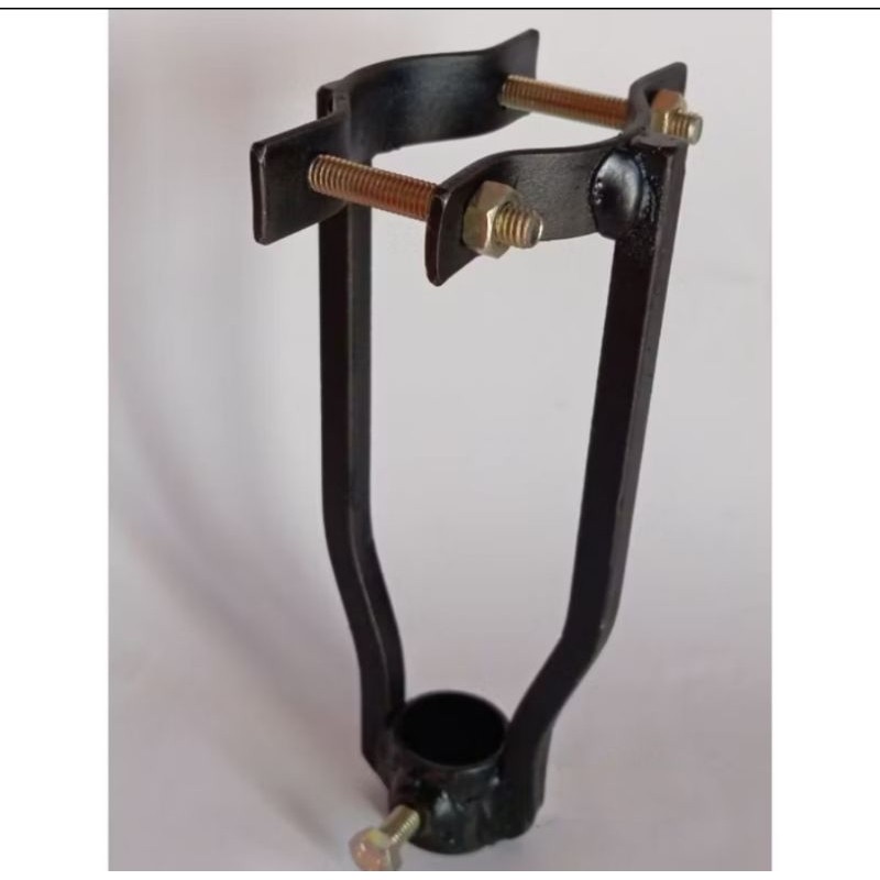 Dudukan mata bor bobok kayu