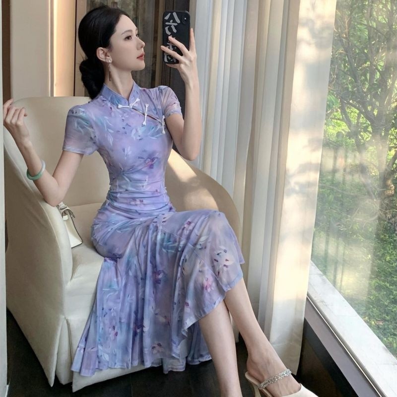 Aqua Grace Dress Cheongsam Wanita Ungu Floral Mermaid Slim Fit Qipao Modern Short Sleeve Elegan Gaun