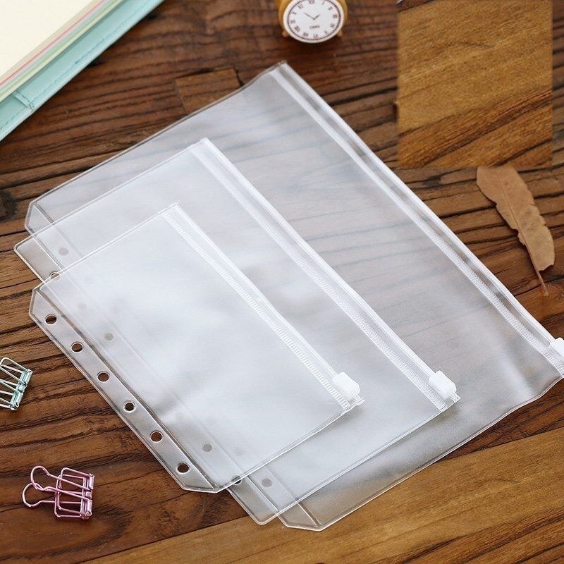 Zipper Pocket Binder A6 A5 Plastik Pembatas Buku Sleeve Penyimpan Alat Tulis Serbaguna Tempat Penyim