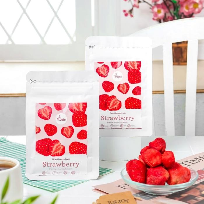 

Sale [Termurah] Dried Freeze Strawberry Korea / Strawberry kering jumbo kriuk utuh crispy snack viral metode FD - pouch 30gram Terlaris