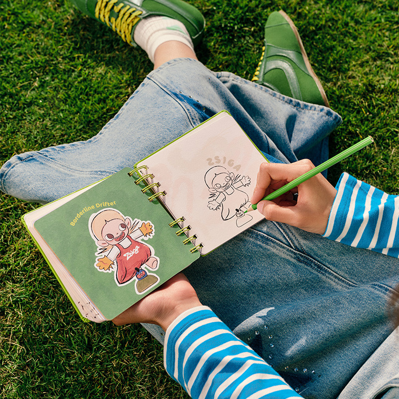 

POP MART Zsiga Borderline Drifter Series-Pocket Notebook
