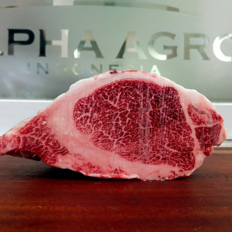Japanese Wagyu Black Beef Tenderloin A5  (+-1.5KG/LOAF)