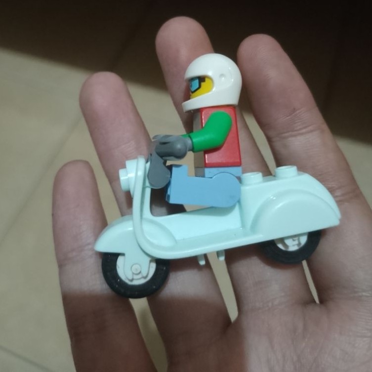 Vespa + Minifigure Ori Lego