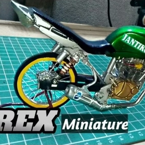 miniatur motor herex Honda tiger lengkap dengan knalpot samlong