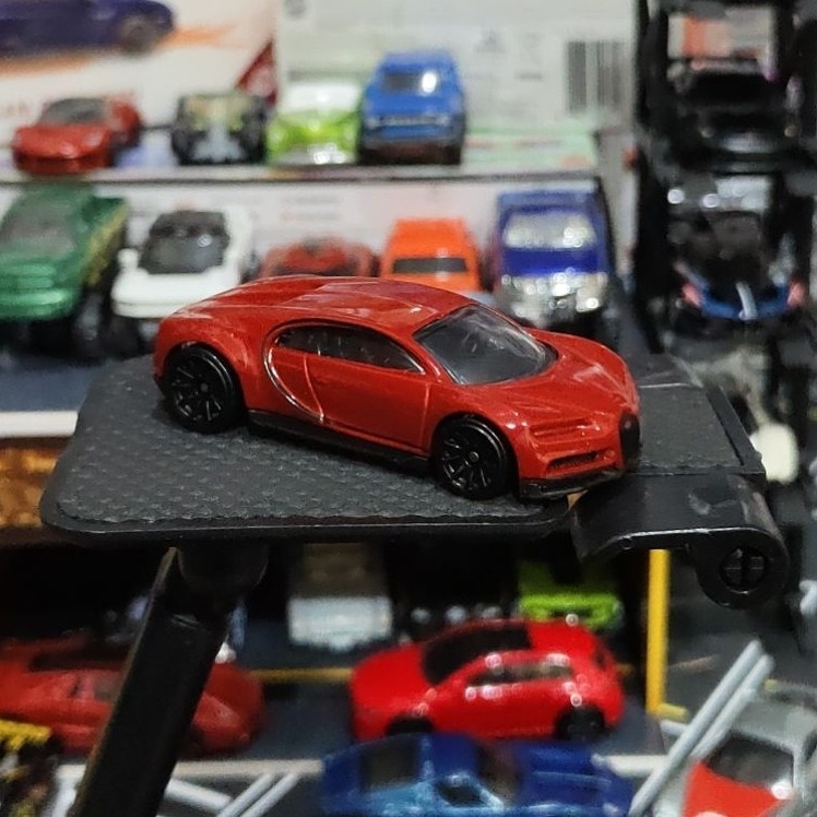 HotWheels Bugatti Chiron Merah Loose
