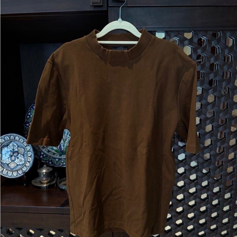COS T-shirt Brown Cokelat