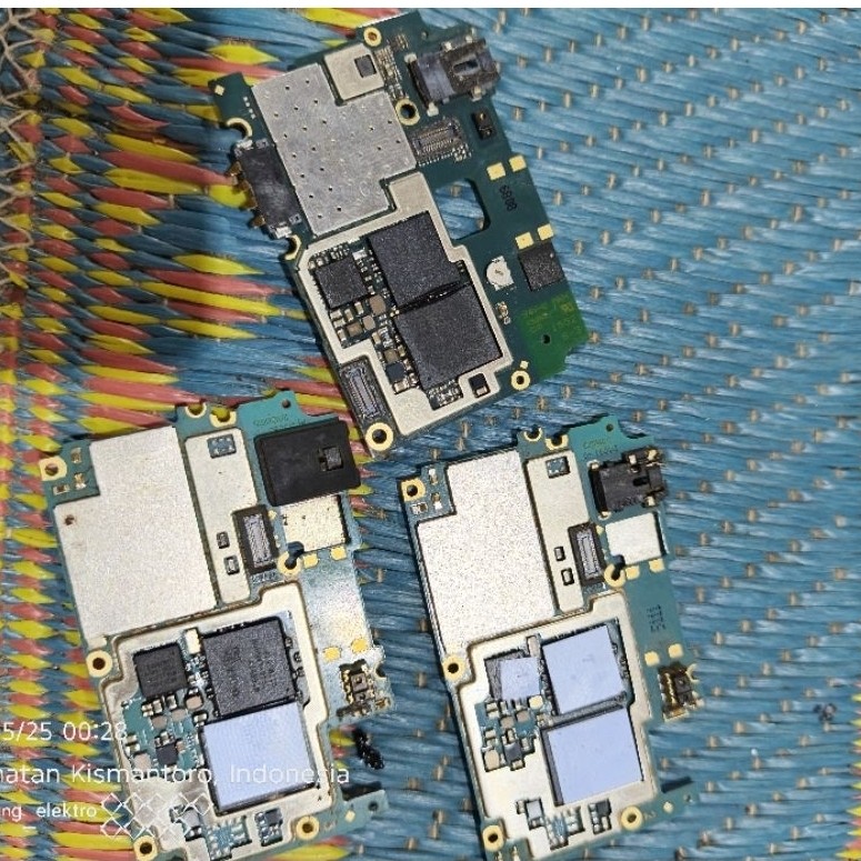 3 unit pcb oppo. hasil rongsok a+-b