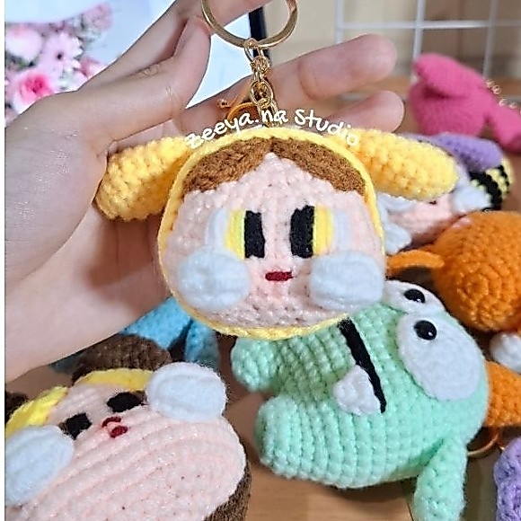 ZEEYA.NA STUDIO _ Gantungan tas cry baby rajut mini _ CRY BABY RAJUT MINI _ cry baby crochet_cry bab