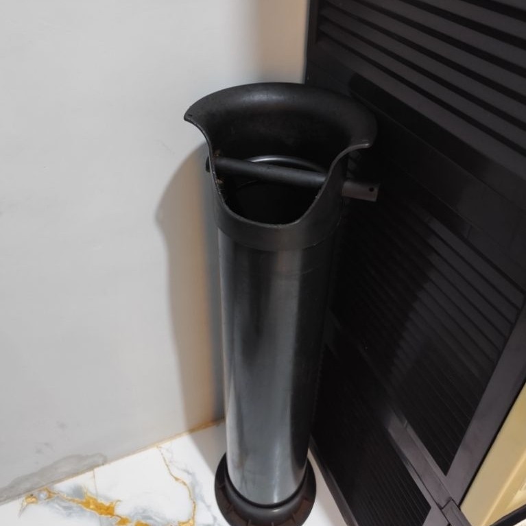 Standing Knock Box for puck