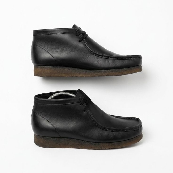Sepatu Clarks Wallabe Pria
