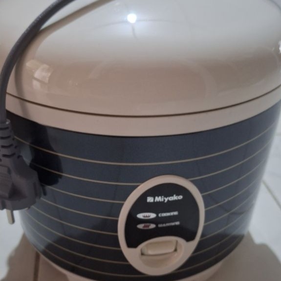Penanak Nasi Serbaguna Miyako MCM-508 Dark Glitter Line Rice Cooker 3 in 1 Magic com 1.8 Liter
