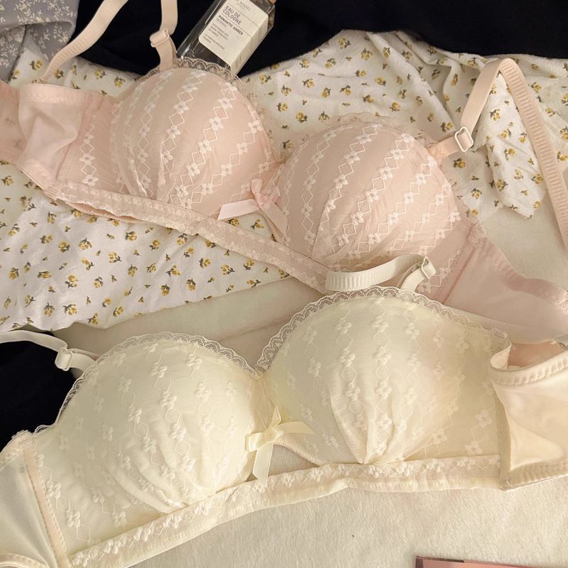 [Misteri Cinta][COD]Set bra wanita baru dengan desain tanpa tali push-up, setengah cup renda tipis.