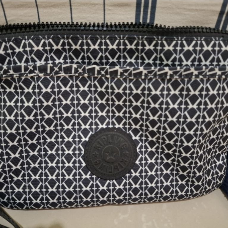 kipling sling bag