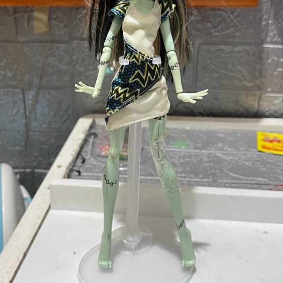 MONSTER HIGH JUNK