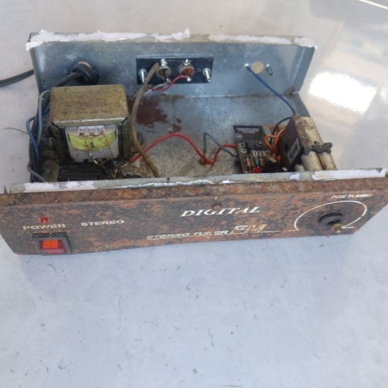 radio tuner fm bekas masih normal box tanpa tutup