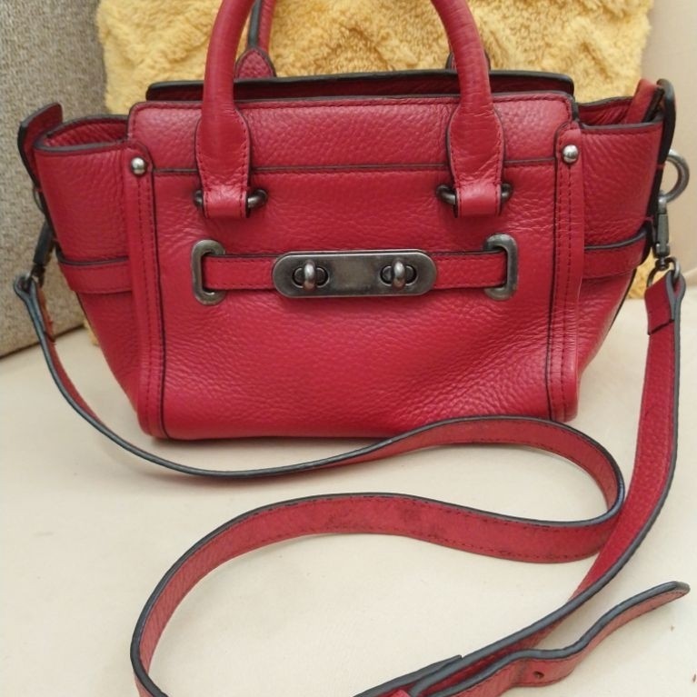 Tas Kulit Wanita ala Swagger