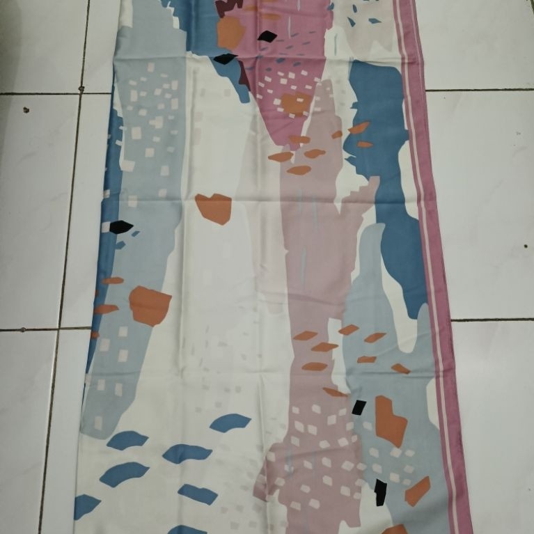 Preloved hijab motif