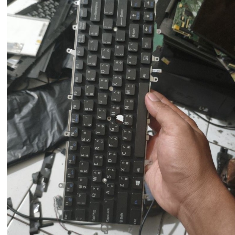 keyboard laptop sony Vaio Duo 11 SVD112  ori