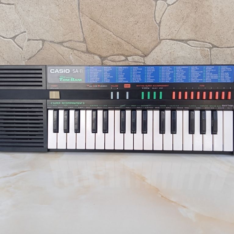 Piano CASIO SA11