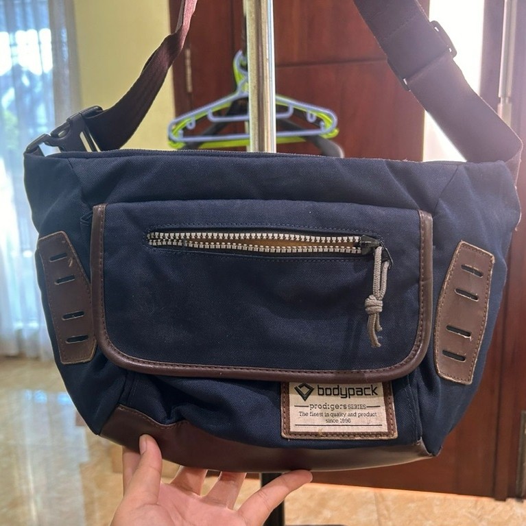 sling bag bodypack