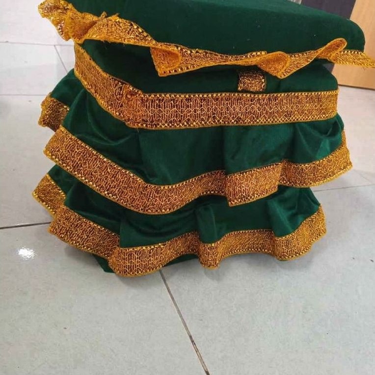 Kursi/Dingklik sinden 1 set dengan bantal lutut