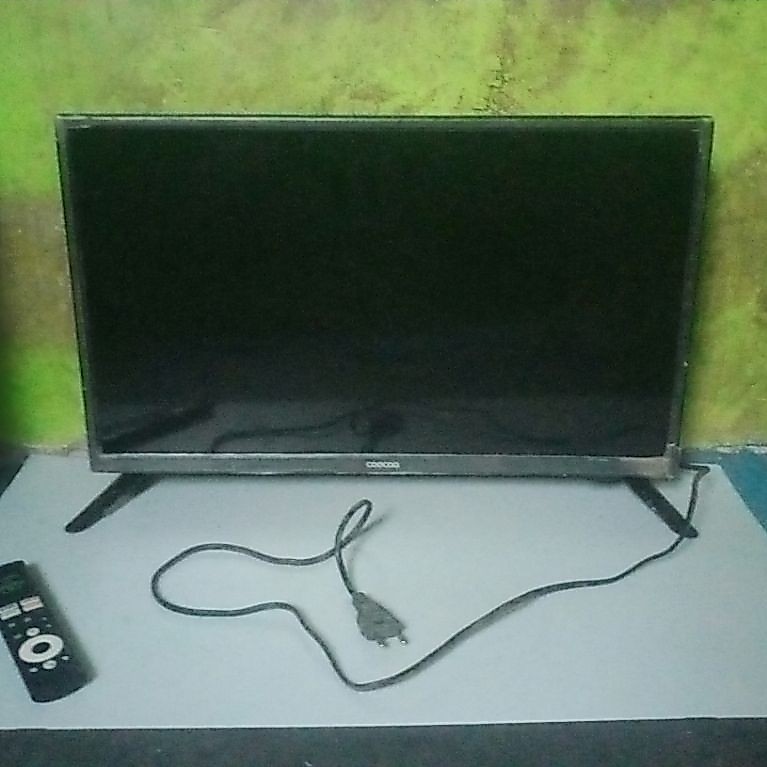 TV LED 24 inch, COOCAA DIGITAL Minus Garis