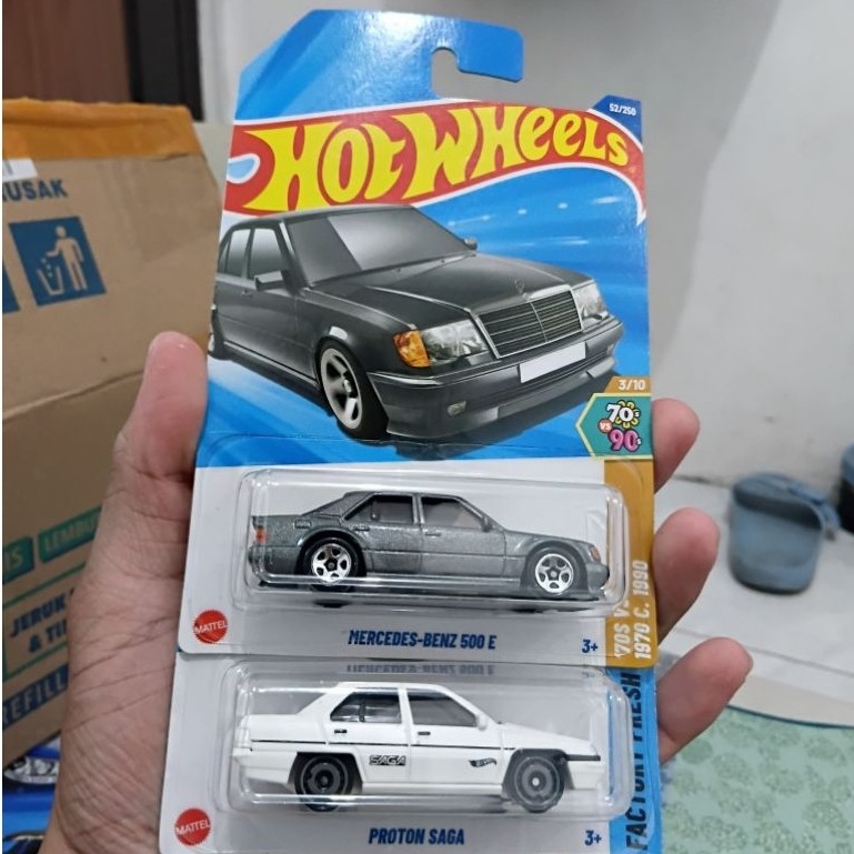 Hotwheels proton saga & mercy 500E