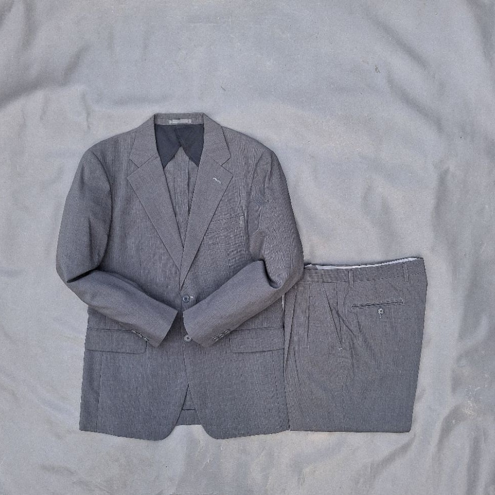 r28/farago/size L/setelan jas abu slimfit/jas pria/jas setelan/jas 1 set
