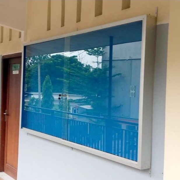 mading pengumuman kaca gantung 120x180cm