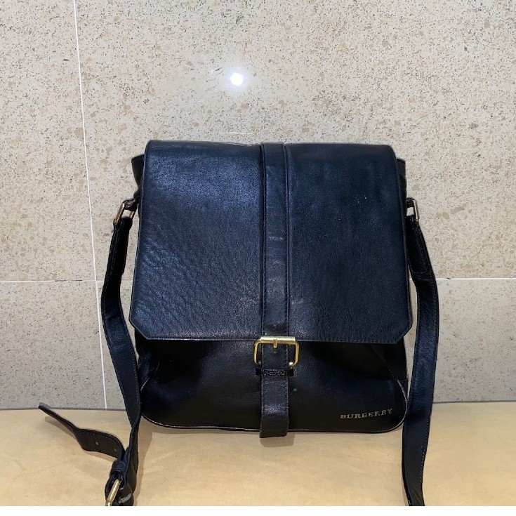 tas sling bag slempang pria cowo brand Burberry full kulit leather hitam black