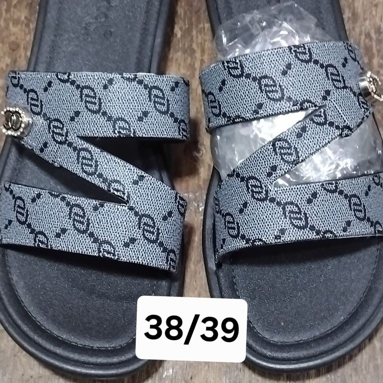 sandal wanita yg menawan