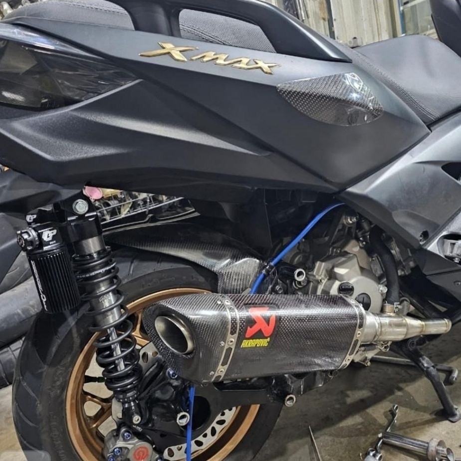 Akrapovic Slovenia karbon original X-Max
