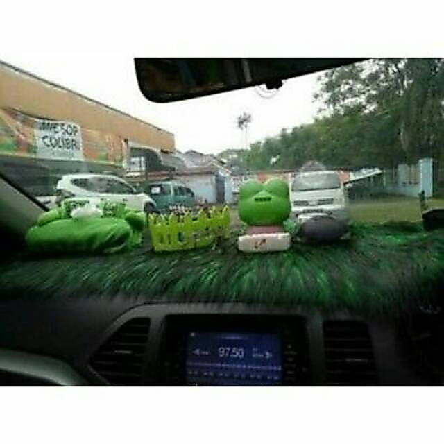 Alas bulu dashboard motif gradasi hijau daun mix hitam